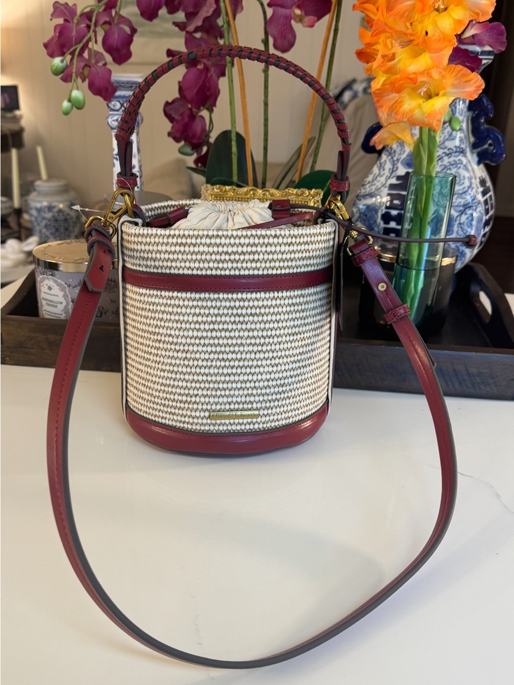 ❤️🤎 NWT HOUSE OF HARLOW 1960 WOVEN RAFFIA BAG WITH RED WINE
 LEATHER TRIM!